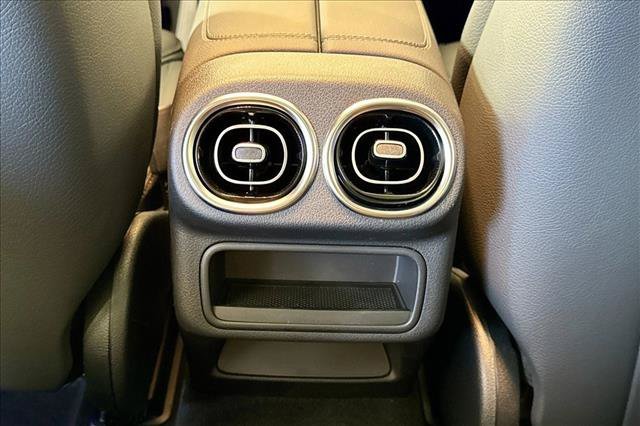 New 2026 Polar White Mercedes-Benz GLC 300 image 53