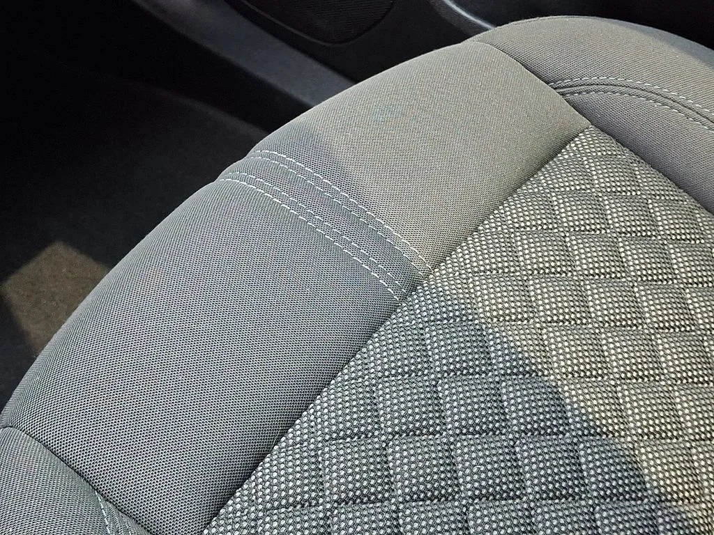 Used 2020 SUMMIT WHITE Chevrolet LT image 27
