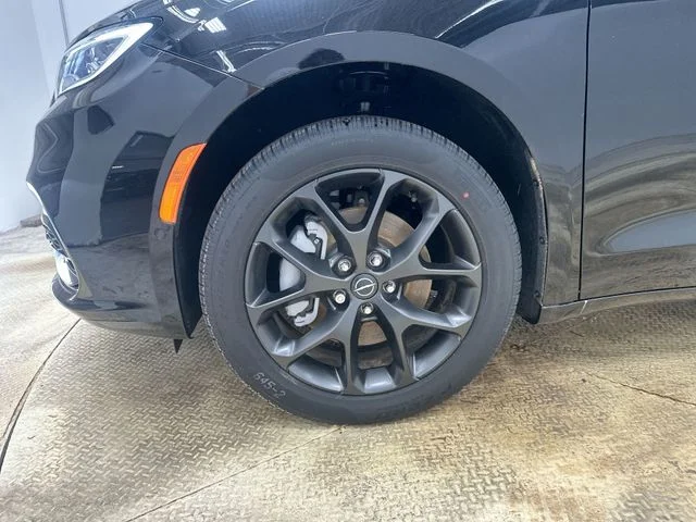 2026 Chrysler Pacifica Limited - Photo 20