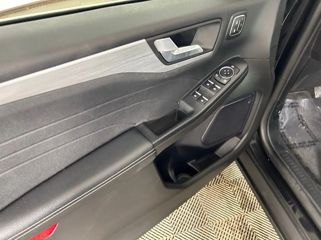 Used 2024 Black Ford Platinum image 12