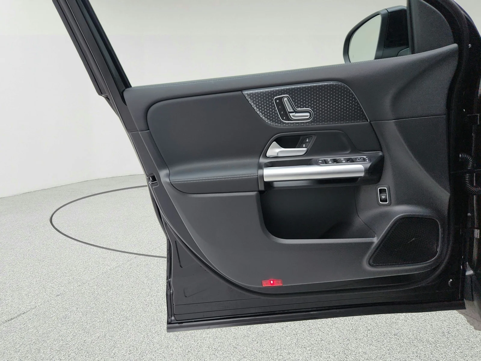 Used 2025 Night Black Mercedes-Benz GLA 250 image 26