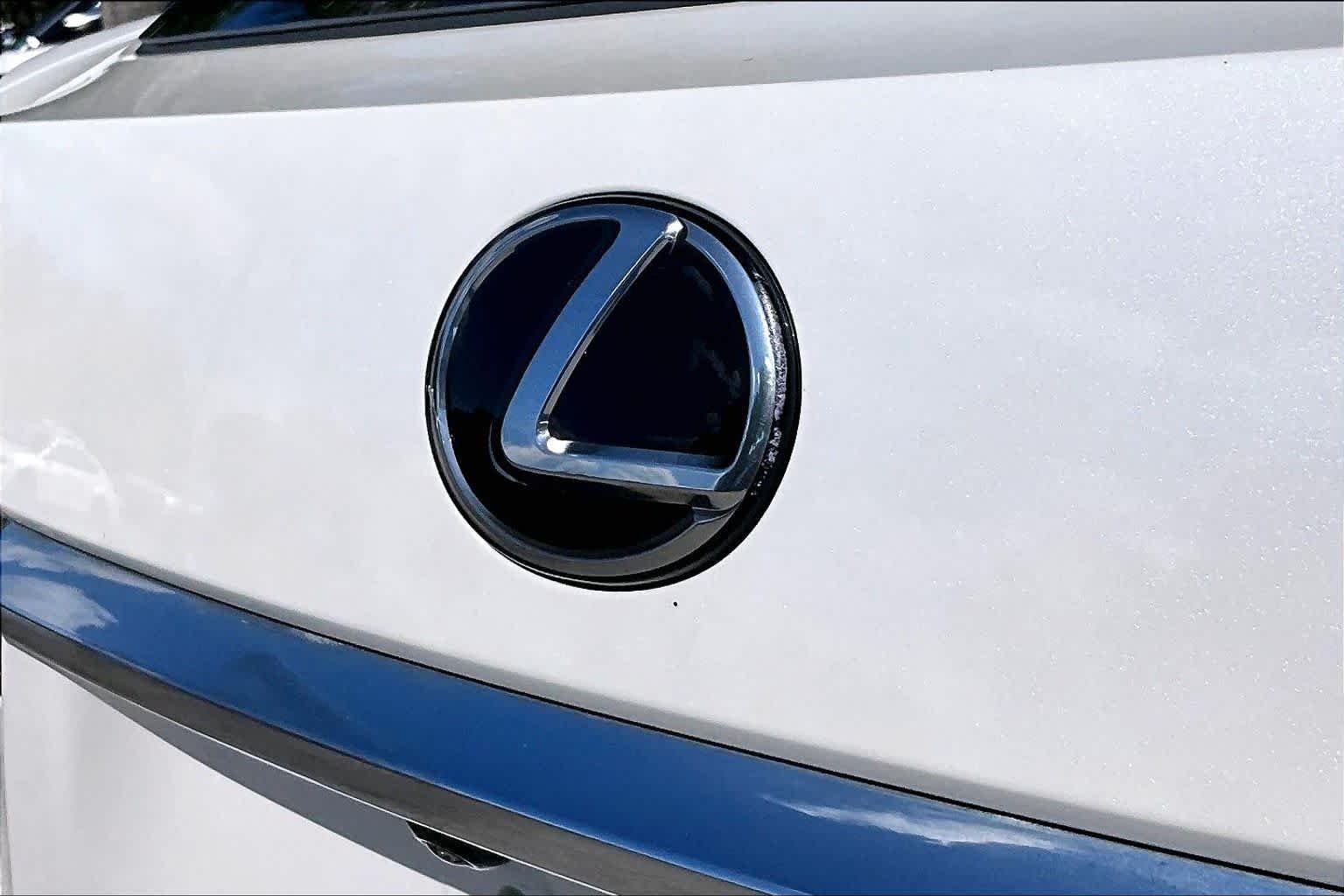 Used 2022 Eminent White Pearl Lexus  image 31