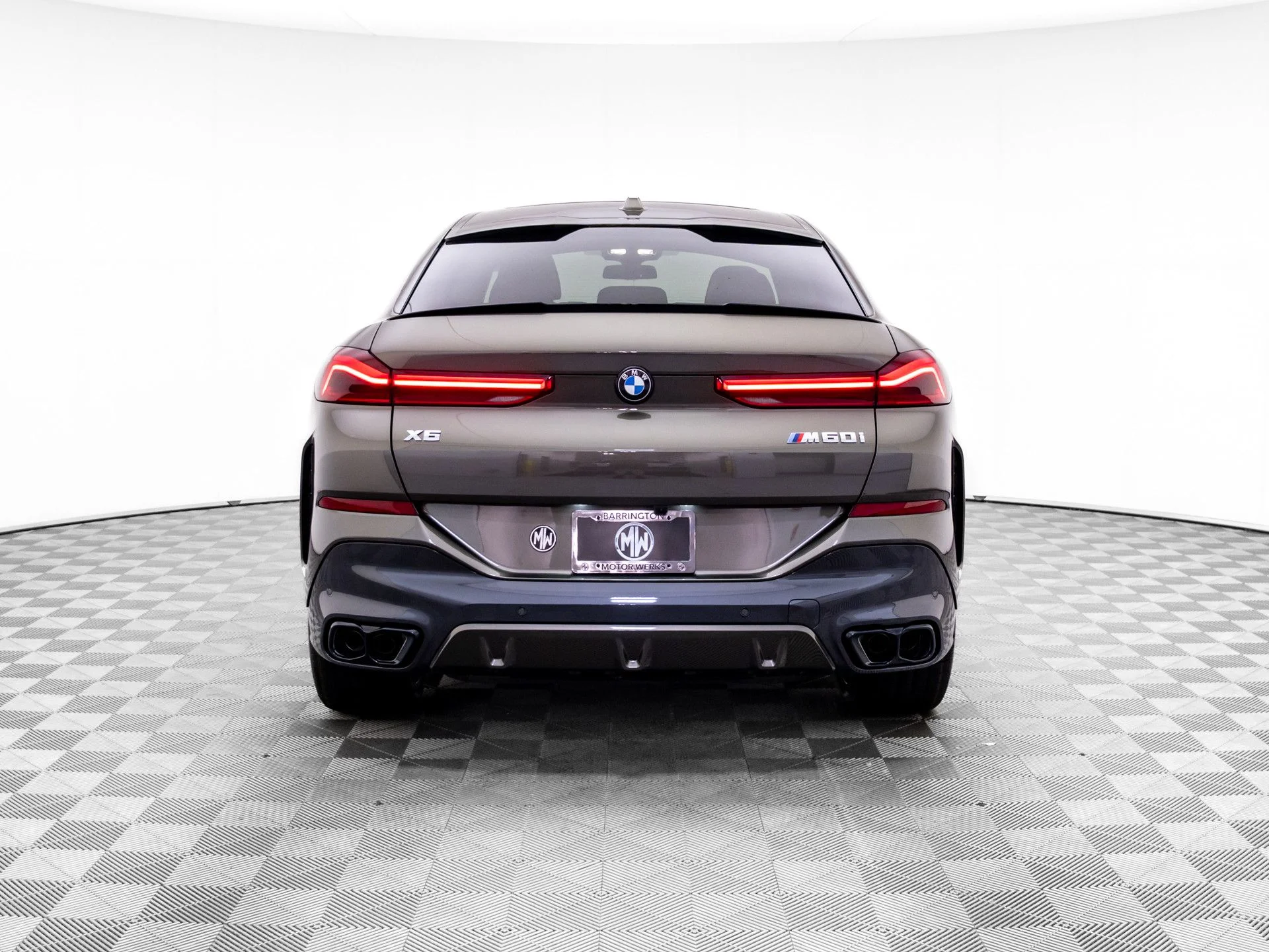 New 2027 Green BMW M60i image 4