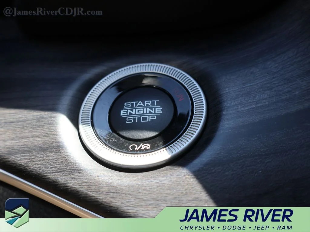 Used 2021 Gray Jeep Limited image 33