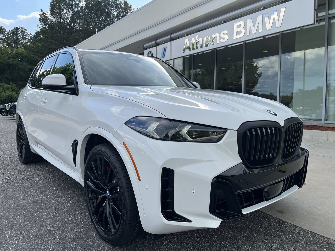 Used 2026 Alpine White BMW xDrive40i image 1