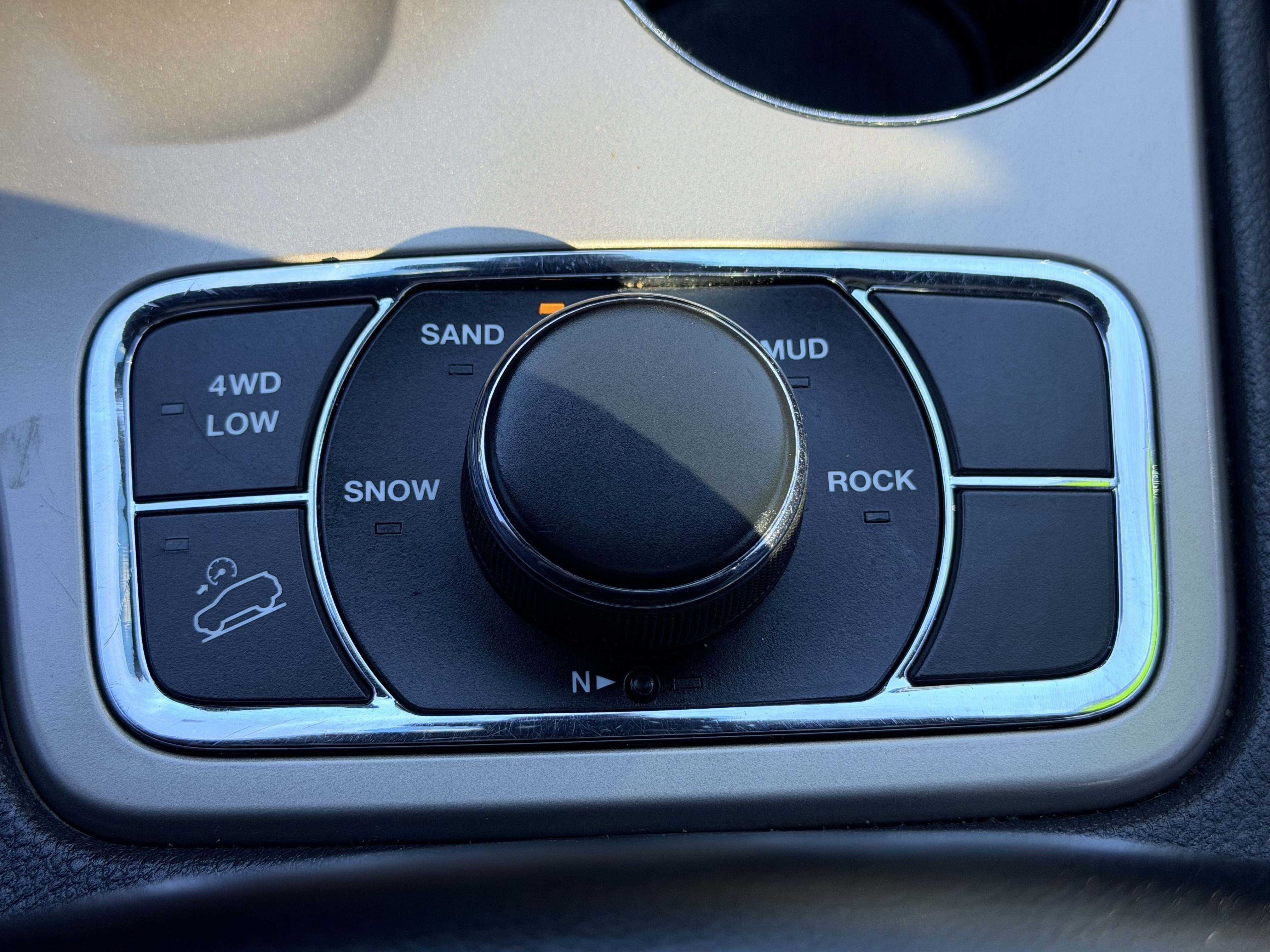 Used 2014 Silver Jeep Limited image 16