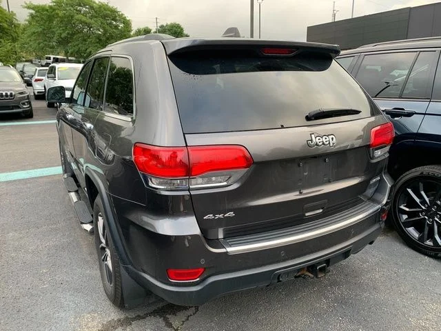 Used 2019 Gray Jeep Limited image 3