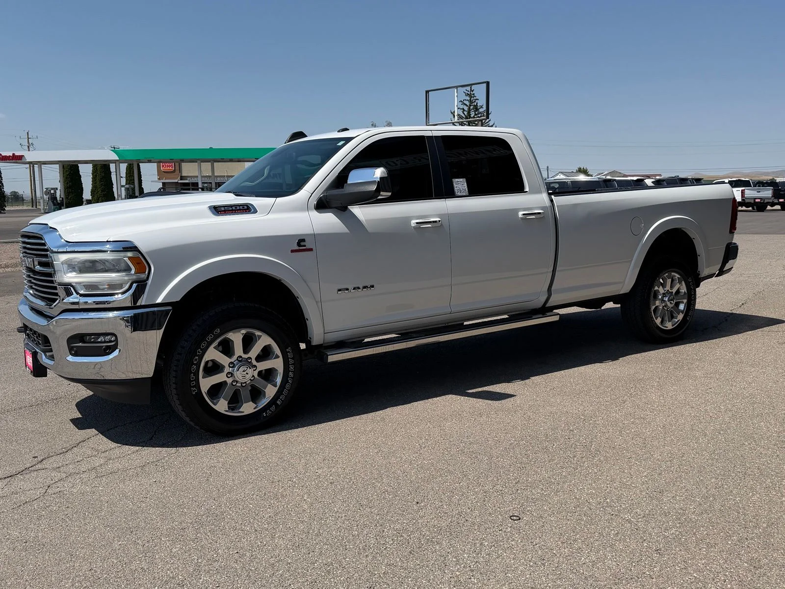 Used 2022 White Ram Laramie image 10
