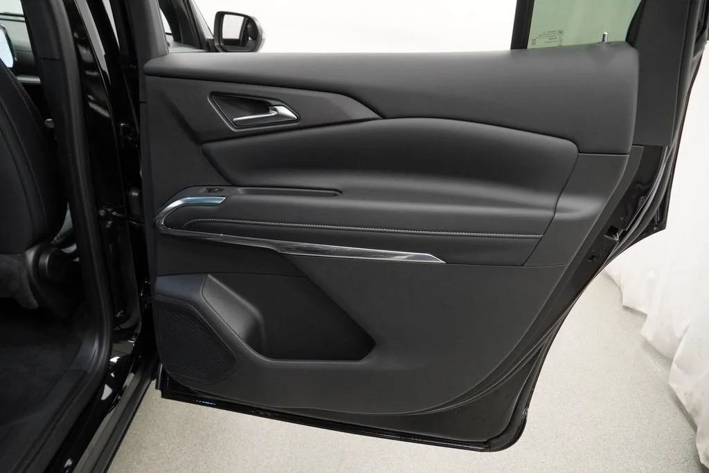 New 2027 Mosaic Black Metallic Chevrolet LT image 26