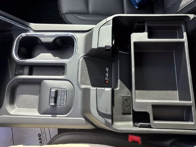 Used 2025 Onyx Black GMC Denali image 31