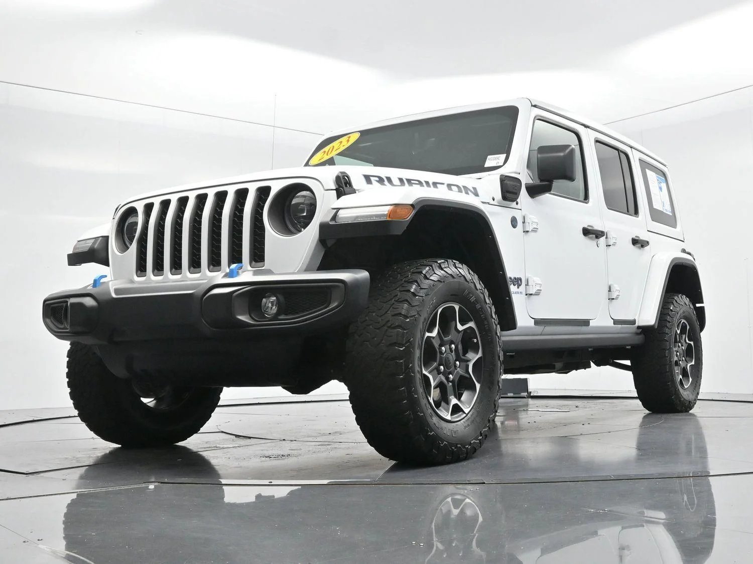Used 2023 Bright White Clearcoat Jeep Rubicon image 48