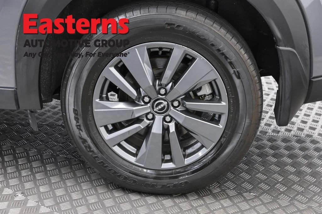 Used 2024 Gray Nissan SV image 35