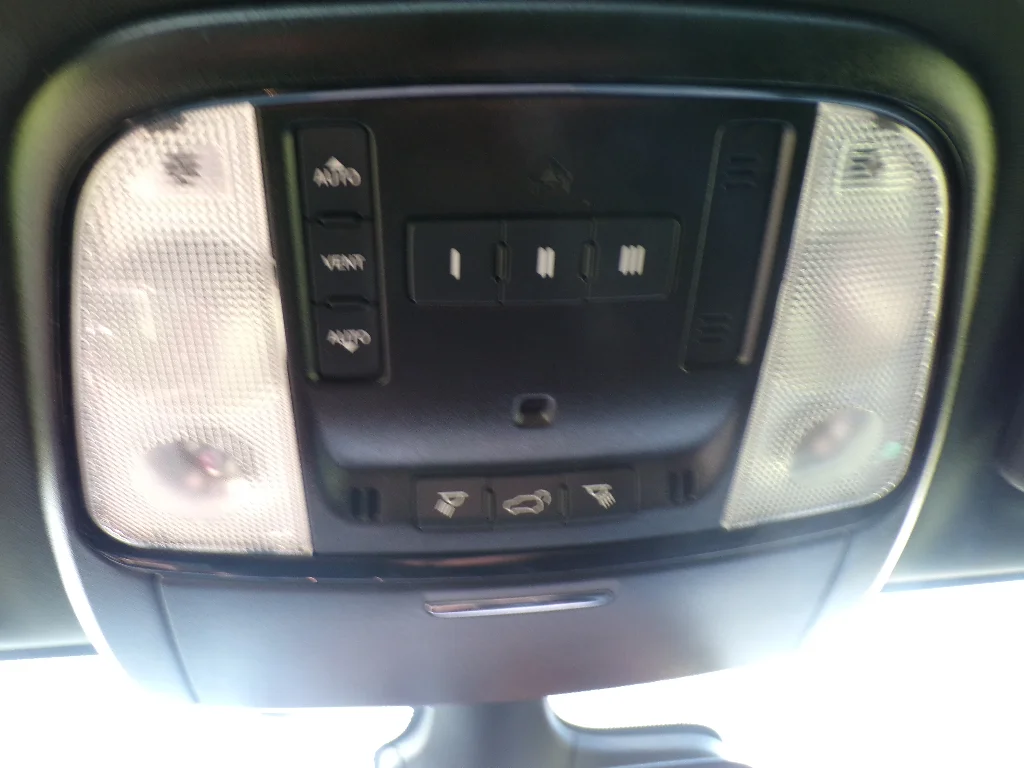 Used 2024 White Knuckle Clearcoat Dodge R/T Plus image 31