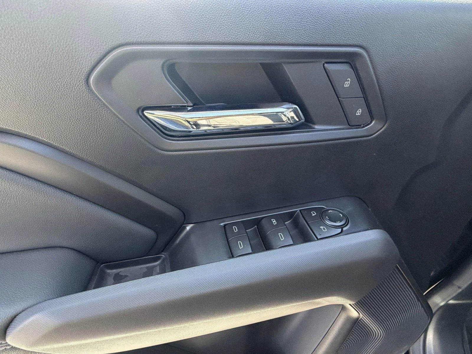 New 2026 Onyx Black GMC Elevation image 17
