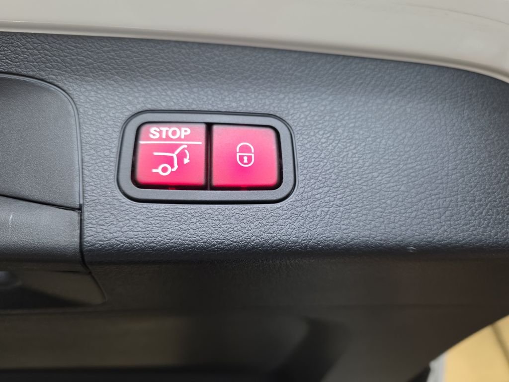 2023 Mercedes-Benz GLS GLS580 - Photo 17