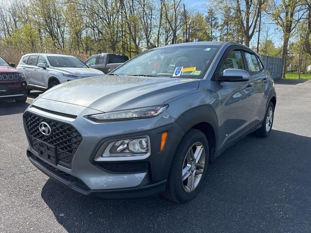 Used 2020 Sonic Silver Hyundai SE image 3