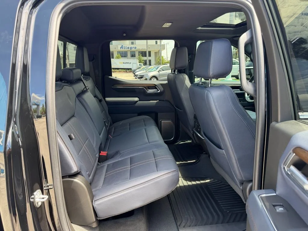 Used 2024 Black Chevrolet High Country image 17