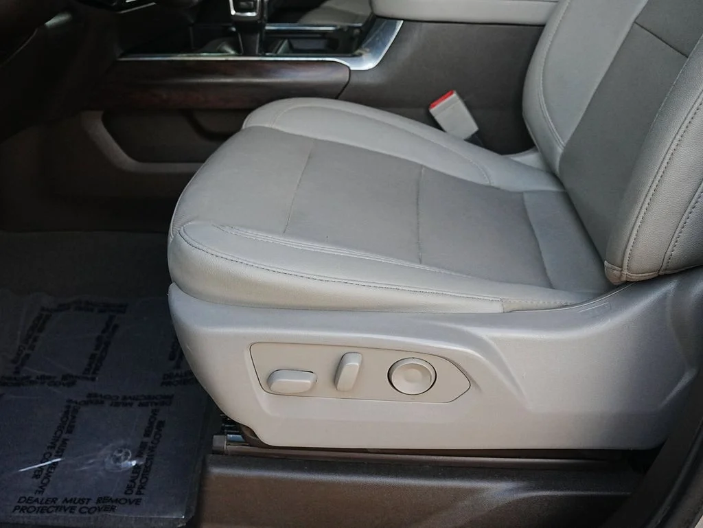 Used 2023 Silver GMC SLT image 17