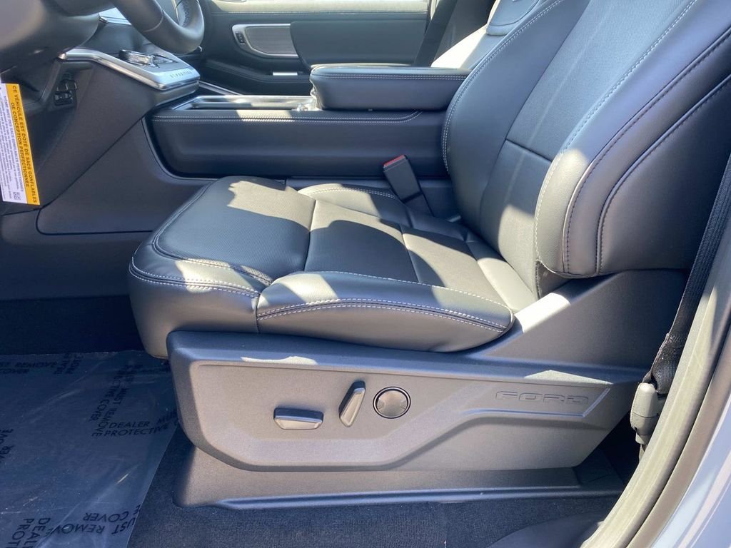 New 2026 Glacier Gray Metallic Tri-Coat Ford MAX Platinum® image 13