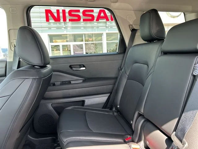 New 2026 Everest White Pearl TriCoat Nissan SL image 20