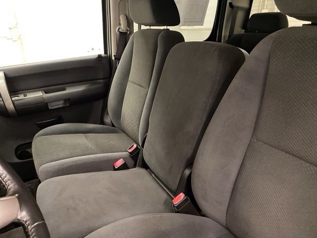 Used 2008 Silver Chevrolet LT image 29