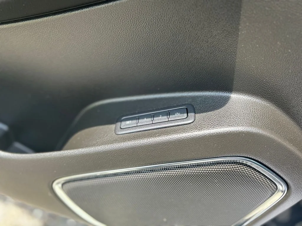 Used 2019 Black GMC SLT image 27