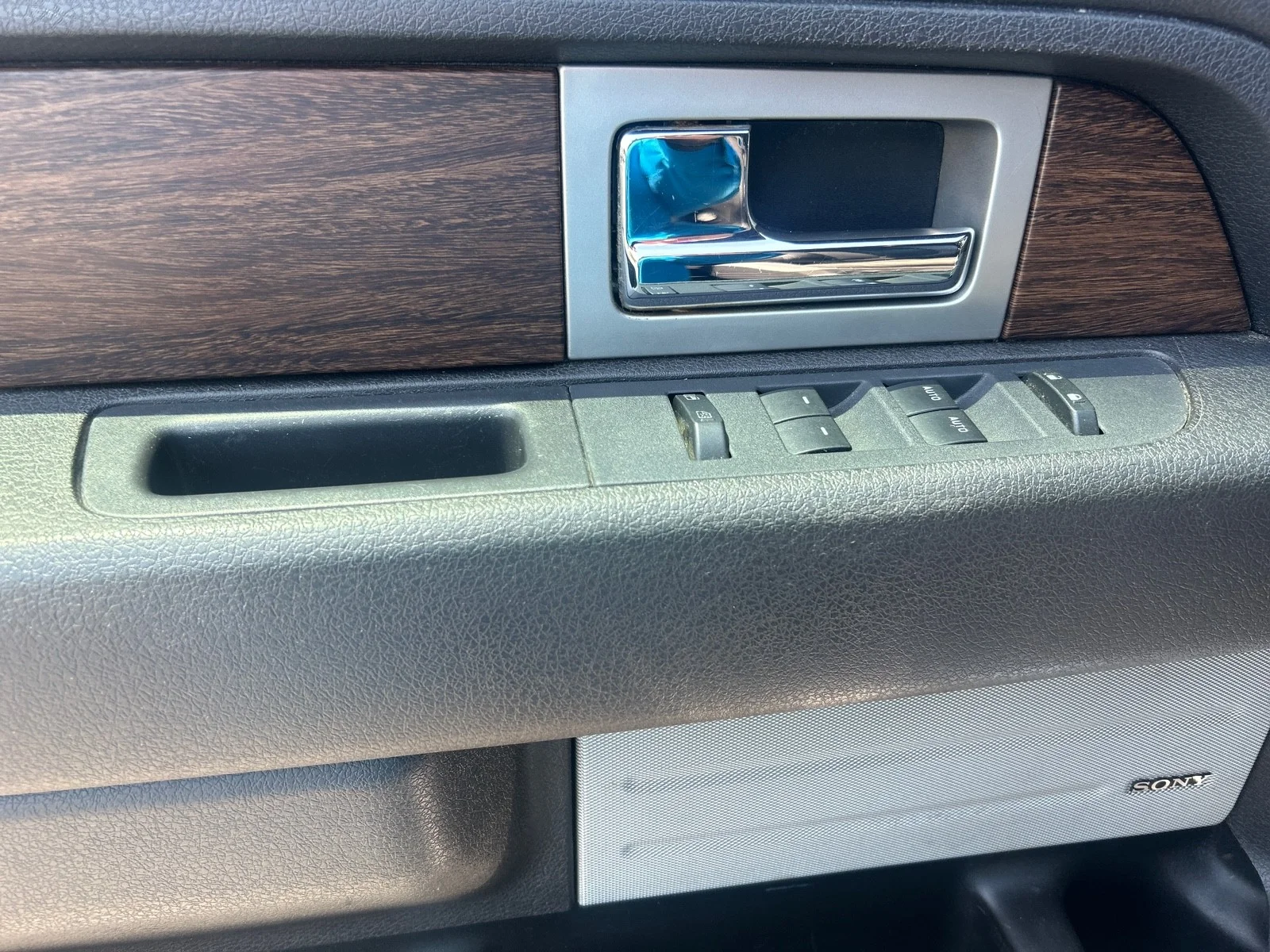 Used 2013 Blue Ford Lariat image 11