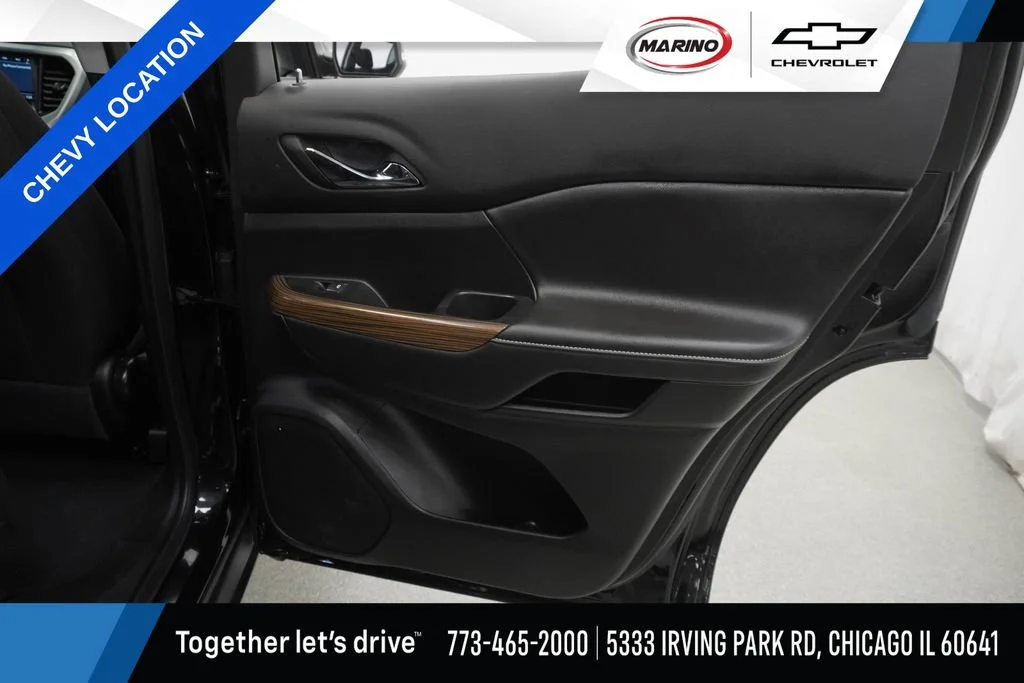 Used 2023 Ebony Twilight Metallic GMC SLE image 32