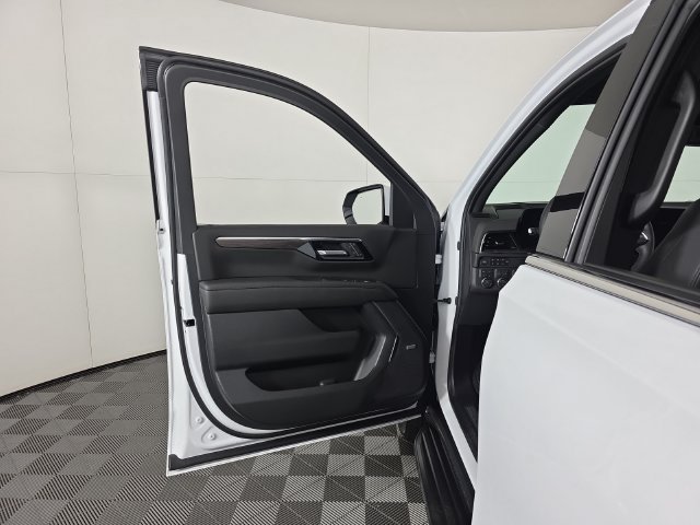 Used 2026 Summit White Chevrolet LT image 23