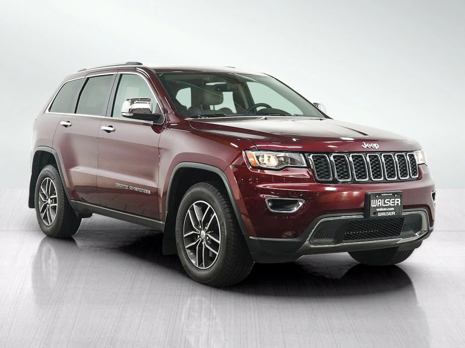 Used 2017 Velvet Red Pearlcoat Jeep Limited image 7