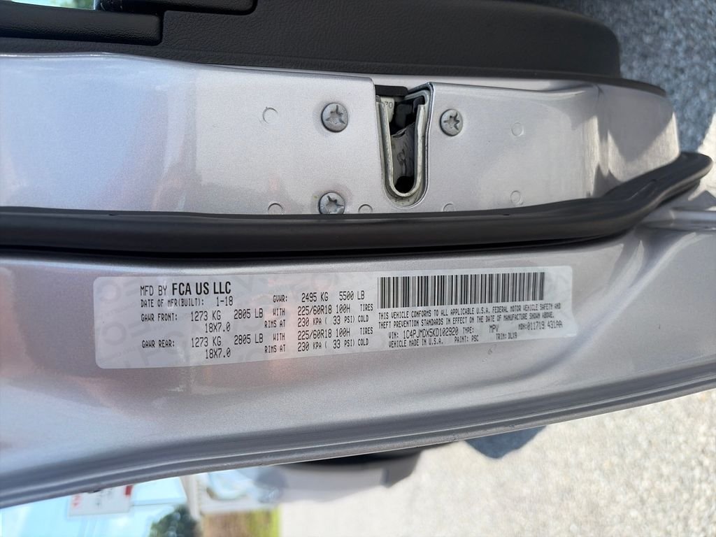 Used 2019 Silver Jeep Limited image 27