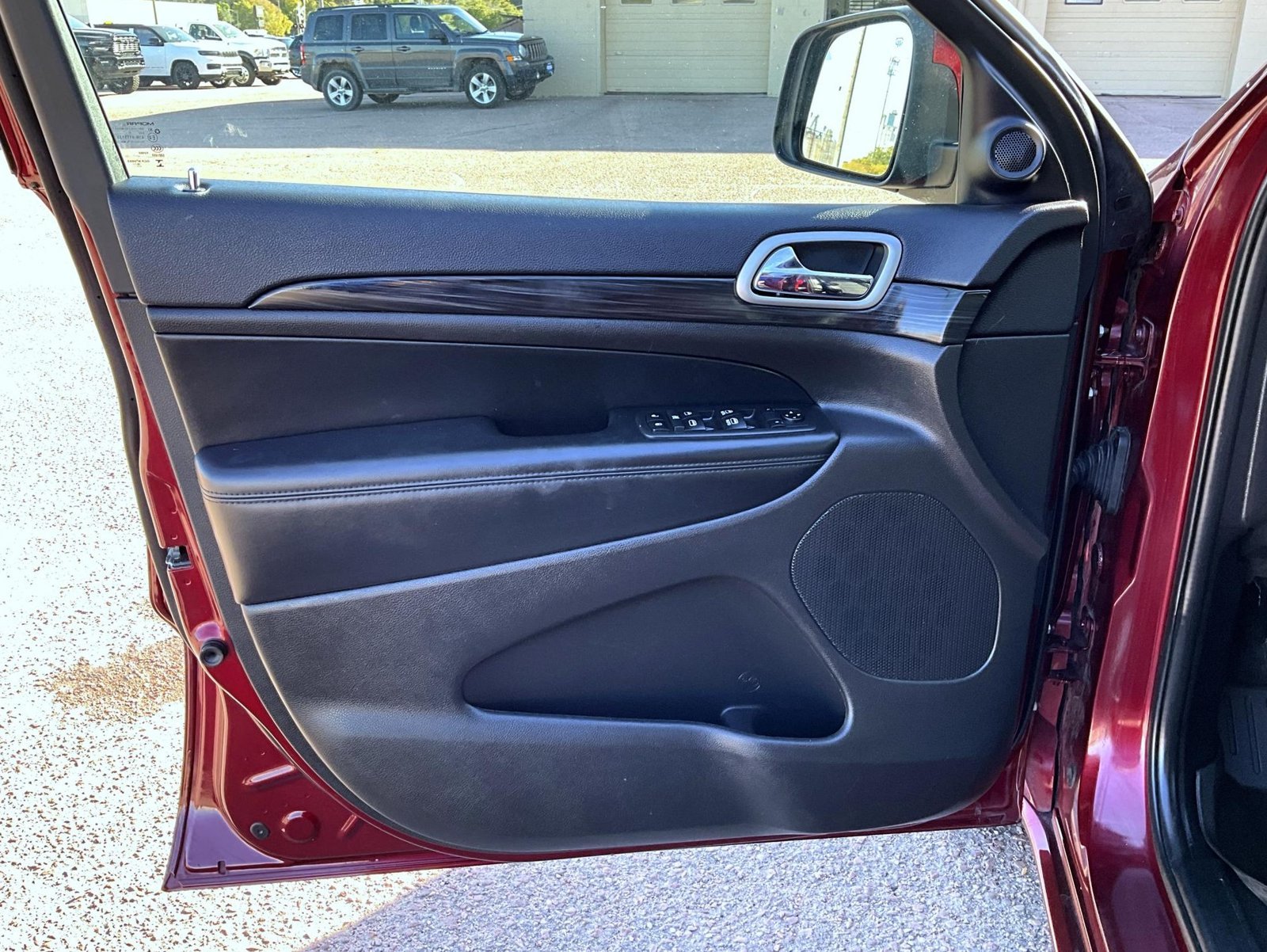 Certified Used 2020 Red Jeep Altitude image 10