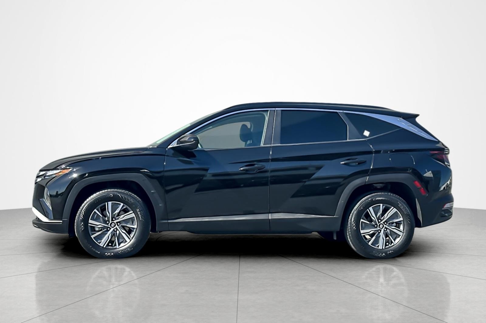 Used 2024 BLACK Hyundai Blue image 2