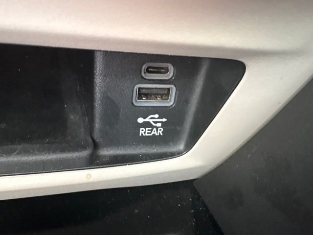 Used 2022 Red Chrysler Limited image 15