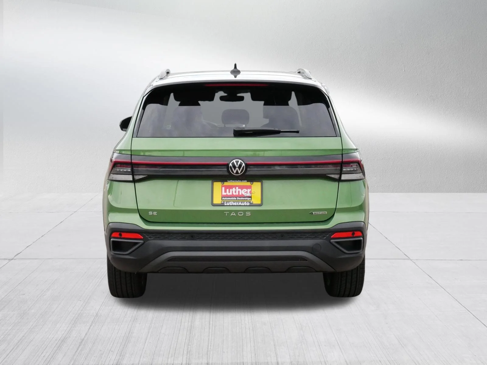Certified Used 2025 Bright Moss Green Metallic/Deep Black Roof Volkswagen SE Black image 6