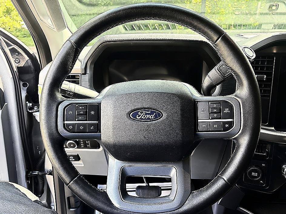Used 2025 Iconic Silver Metallic Ford XLT image 13