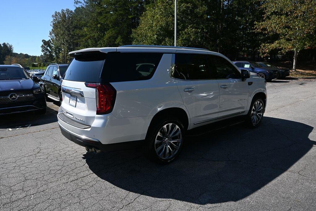 Used 2021 White Frost Tricoat GMC Denali image 22