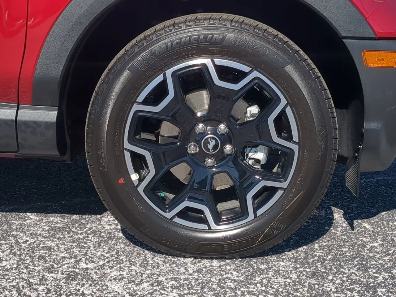 New 2025 Ruby Red Metallic Tinted Clearcoat Ford Outer Banks® image 8