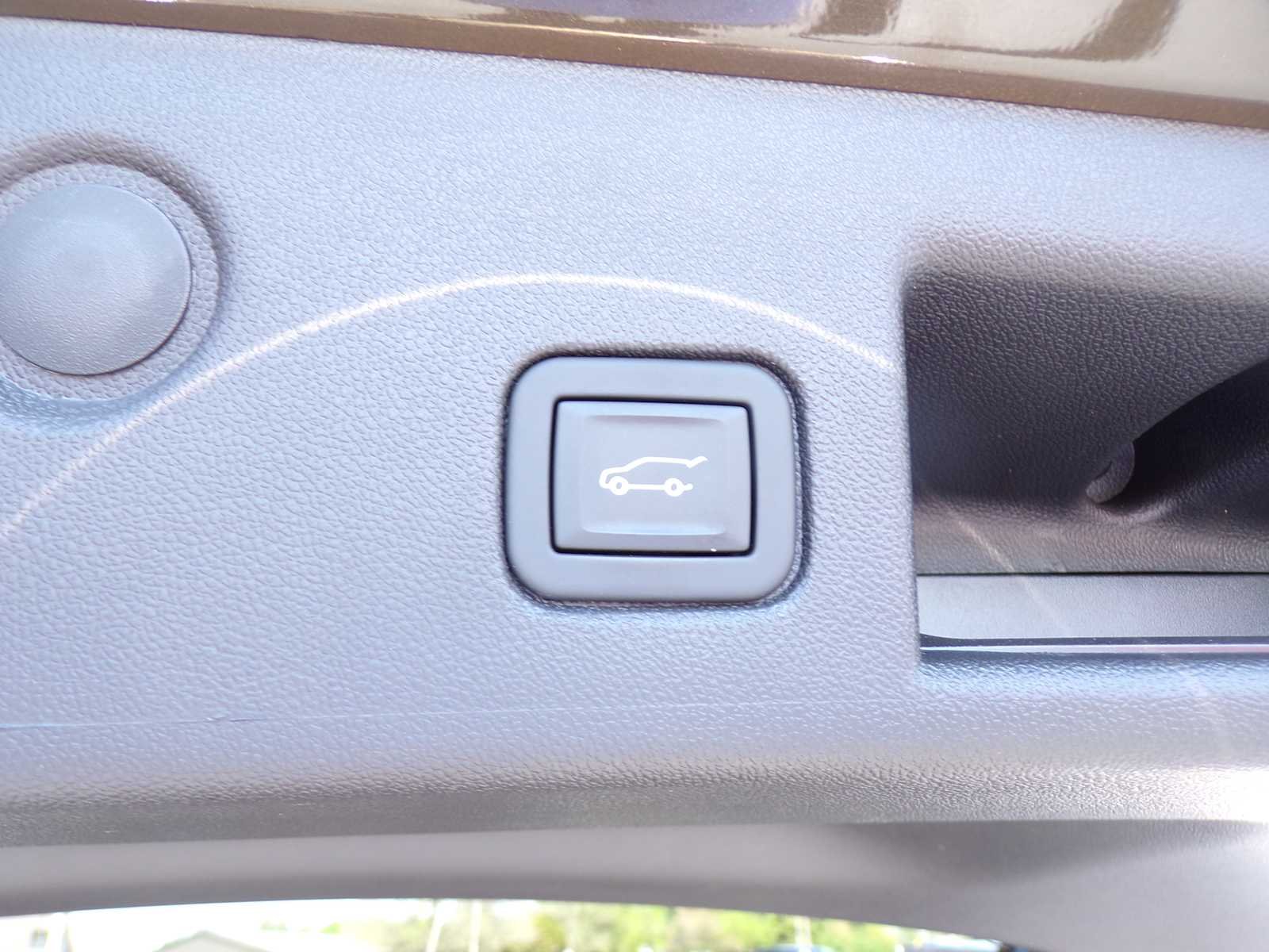 2024 Chevrolet Equinox LT - Photo 23