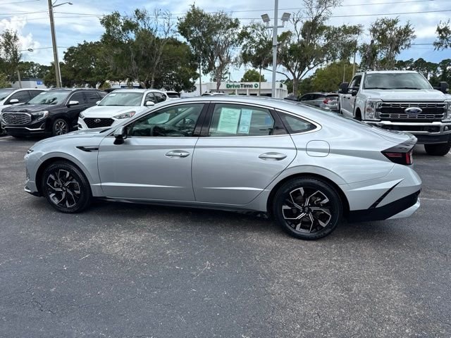 Used 2025 Silver Hyundai SEL image 12