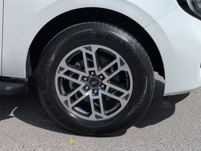 New 2026 Star White Metallic Tri-Coat Ford Active image 11