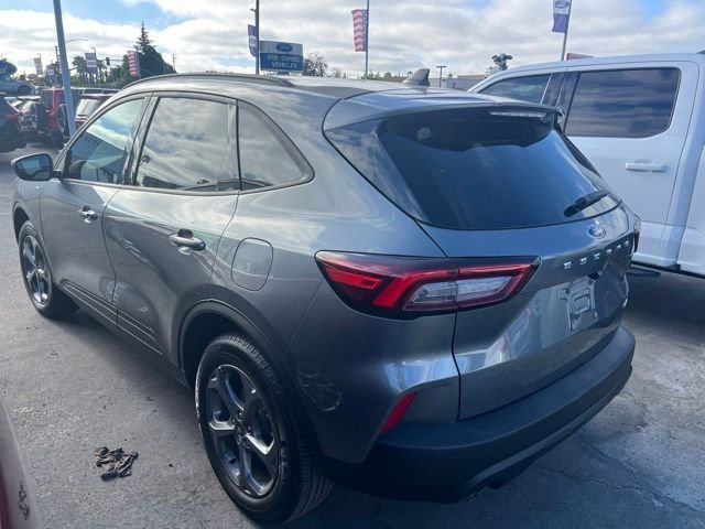 Used 2025 Gray Ford ST-Line image 11