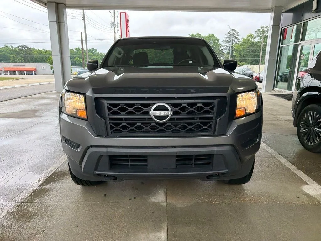 Used 2022 Gray Nissan S image 2