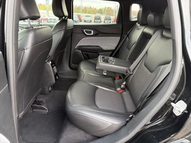 Used 2025 Black Jeep  image 27