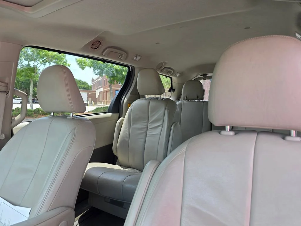 Used 2011  Toyota XLE AAS image 13