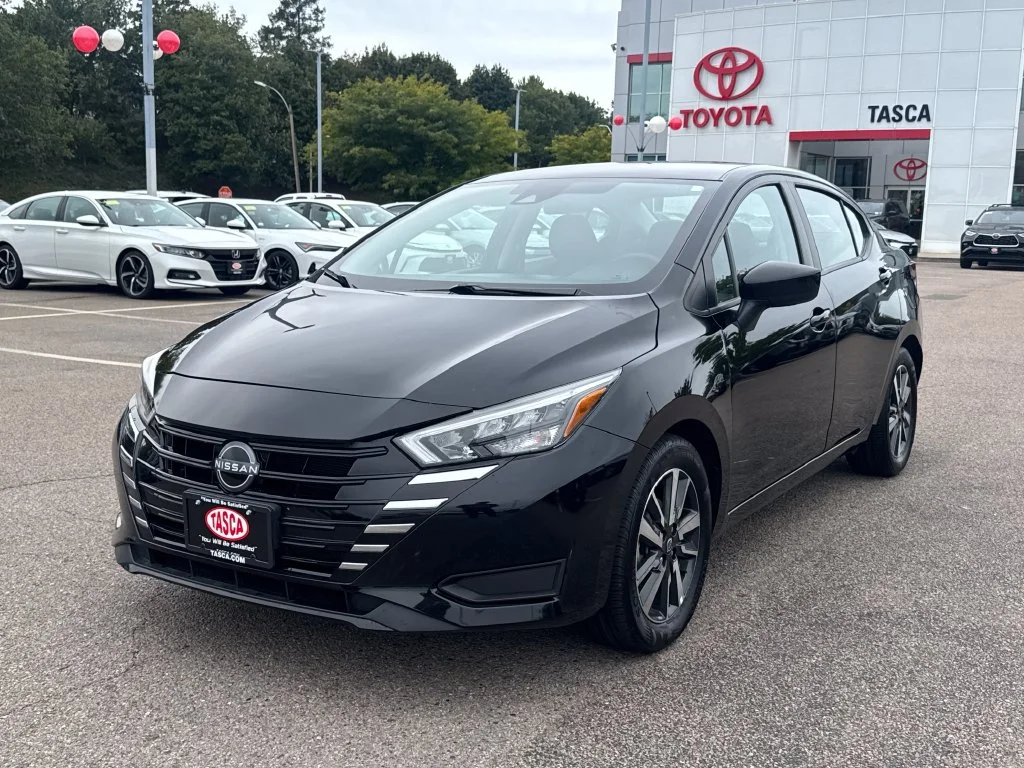 Used 2025 Black Nissan 1.6 SV image 3