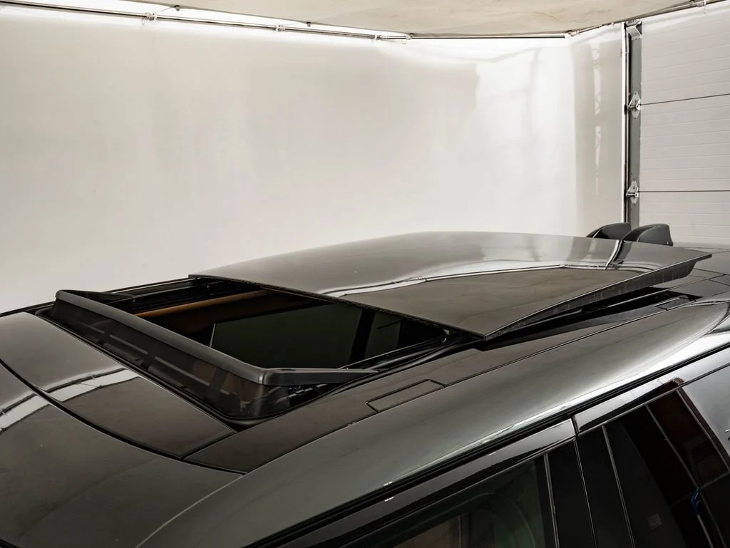 New 2026 Belgravia Green Land Rover SE image 14