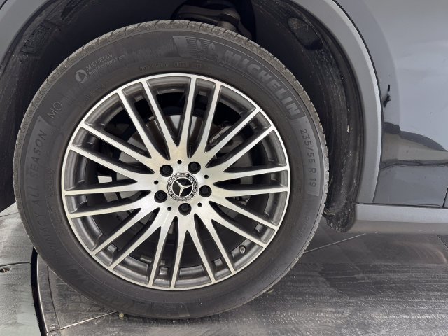 Used 2024 Black Mercedes-Benz GLC 300 image 10