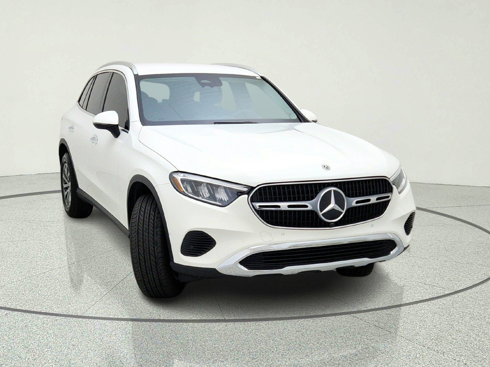 Certified Used 2024 Polar White Mercedes-Benz GLC 300 image 4