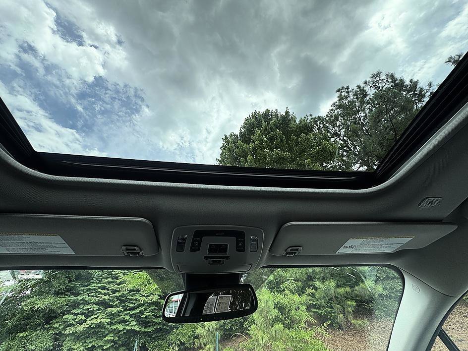 Used 2025 Wind Chill Pearl Toyota XLE image 19